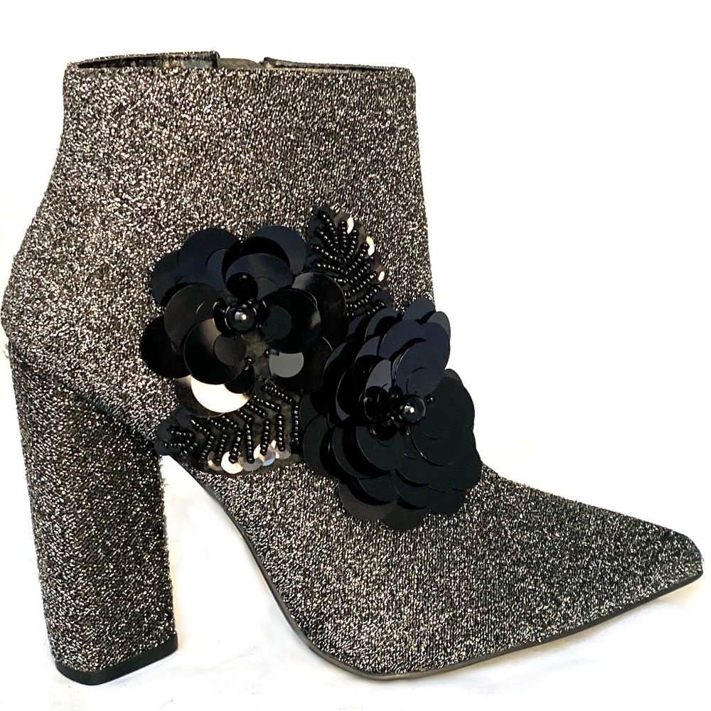 PEWTER POINTED TOE BLOCK/SQUARE HEELED ANKLE BOOTIE W/ FLOWER STATEMENT ACCESSOR